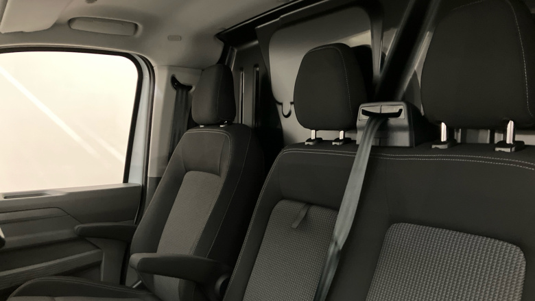 Volkswagen Transporter T32 Swb Electric 160kW 65kWh Commerce Pro Van Auto